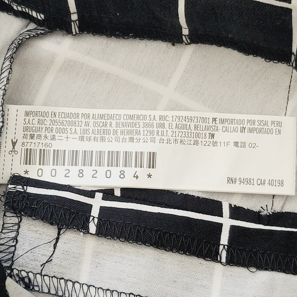FOREVER 21 women's black squared pants. Skinny  SIZE S - Picture 11 of 13
